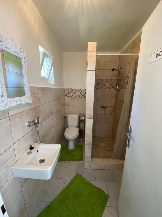 Apartman Beniskovec, Suchdol Nad Luznici Buitenkant foto